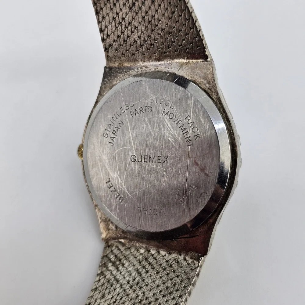 VTG QUEMEX Nugget Watch 32MM Black Dial‎ Gold Tone Bands Up to 7